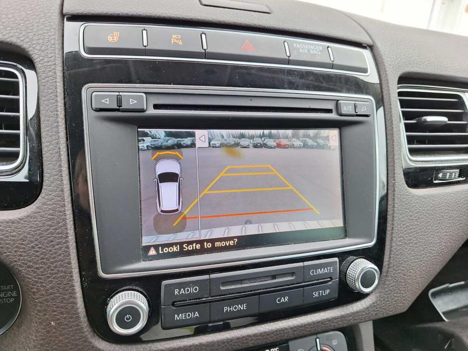 VOLKSWAGEN Touareg 2016