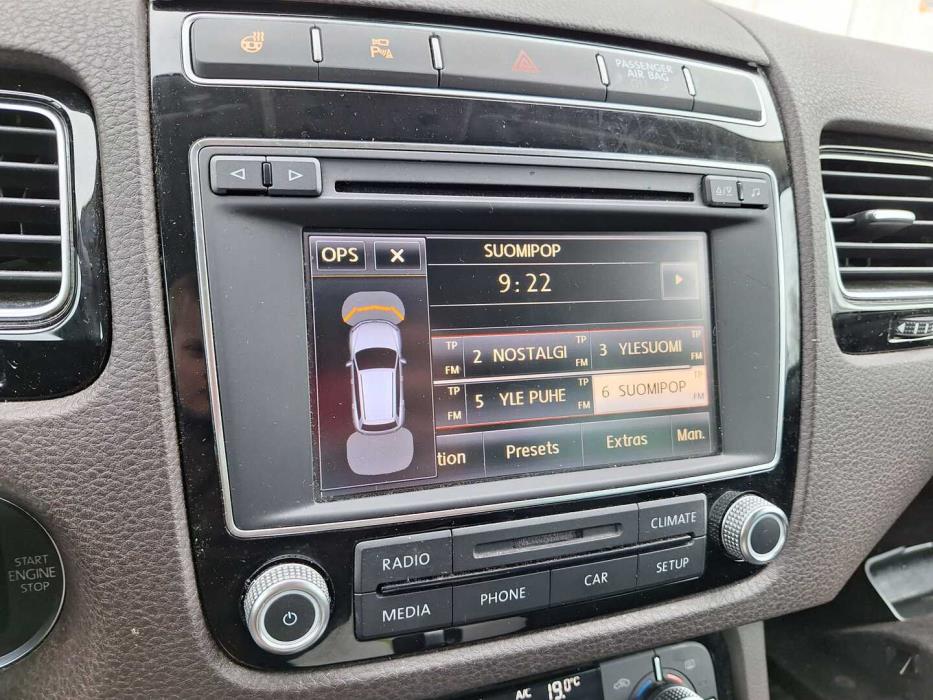 VOLKSWAGEN Touareg 2016
