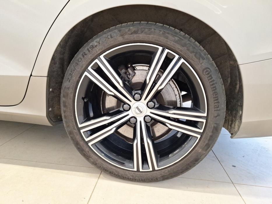 VOLVO V60 2019