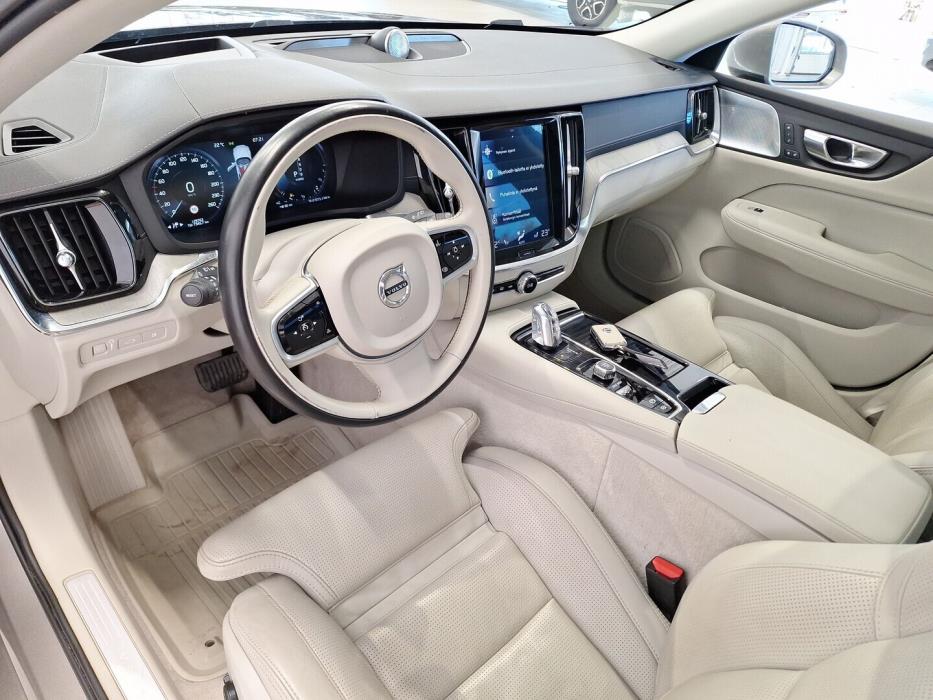 VOLVO V60 2019