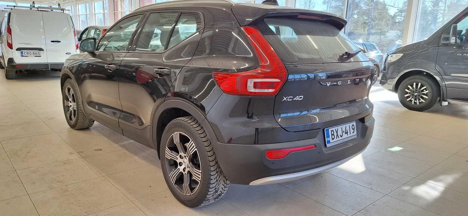 VOLVO XC40 2019