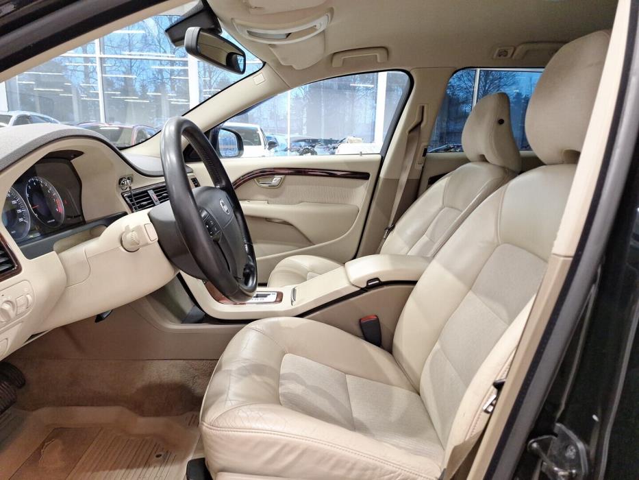 VOLVO V70 2007