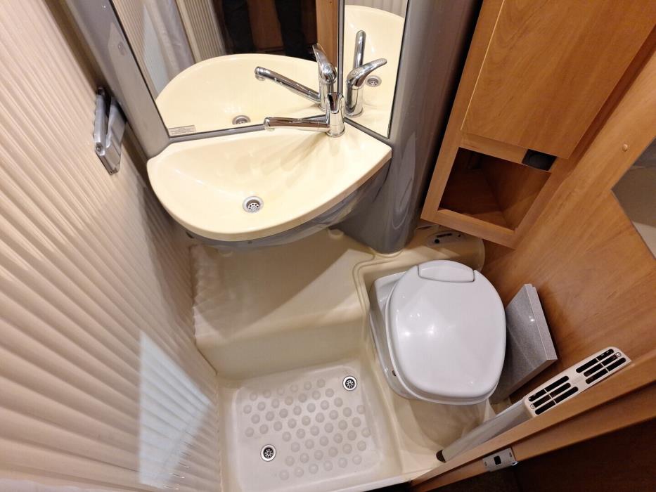 DETHLEFFS Globe S 2012