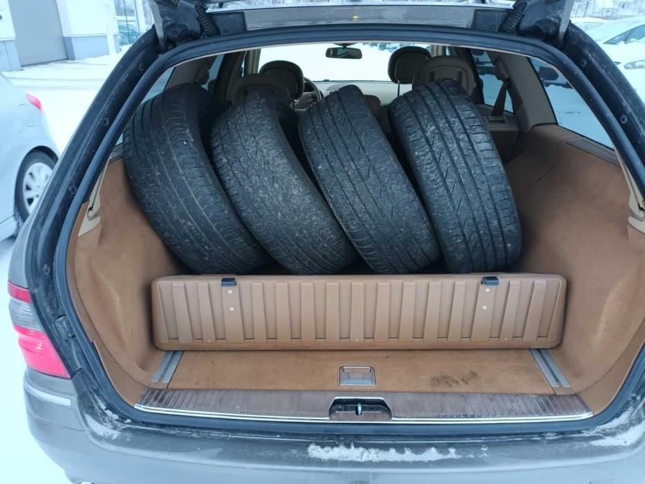 MERCEDES-BENZ E 2008