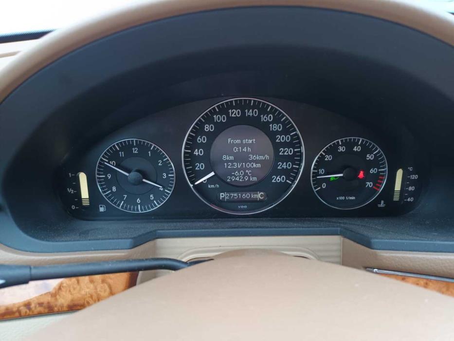 MERCEDES-BENZ E 2008