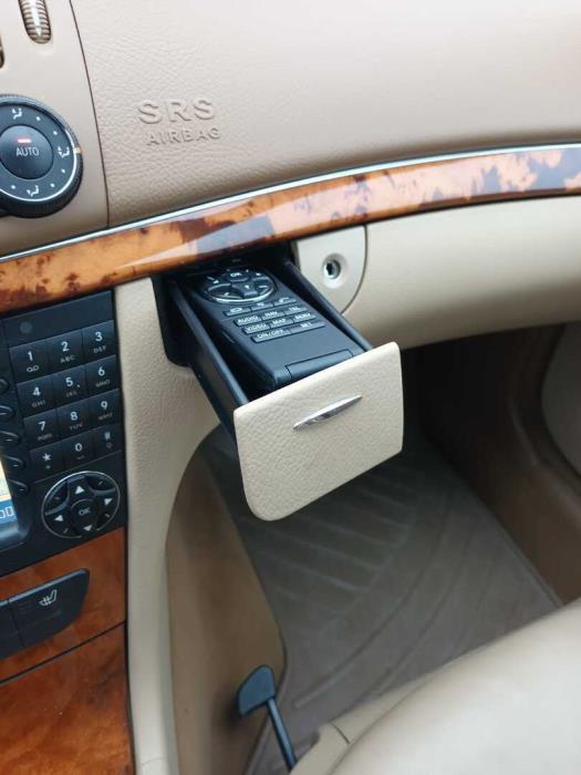 MERCEDES-BENZ E 2008