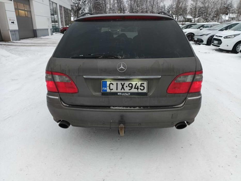 MERCEDES-BENZ E 2008