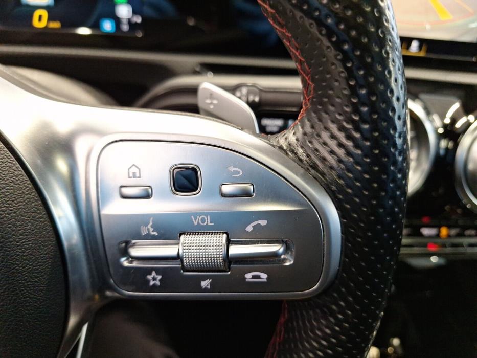 MERCEDES-BENZ A 2019