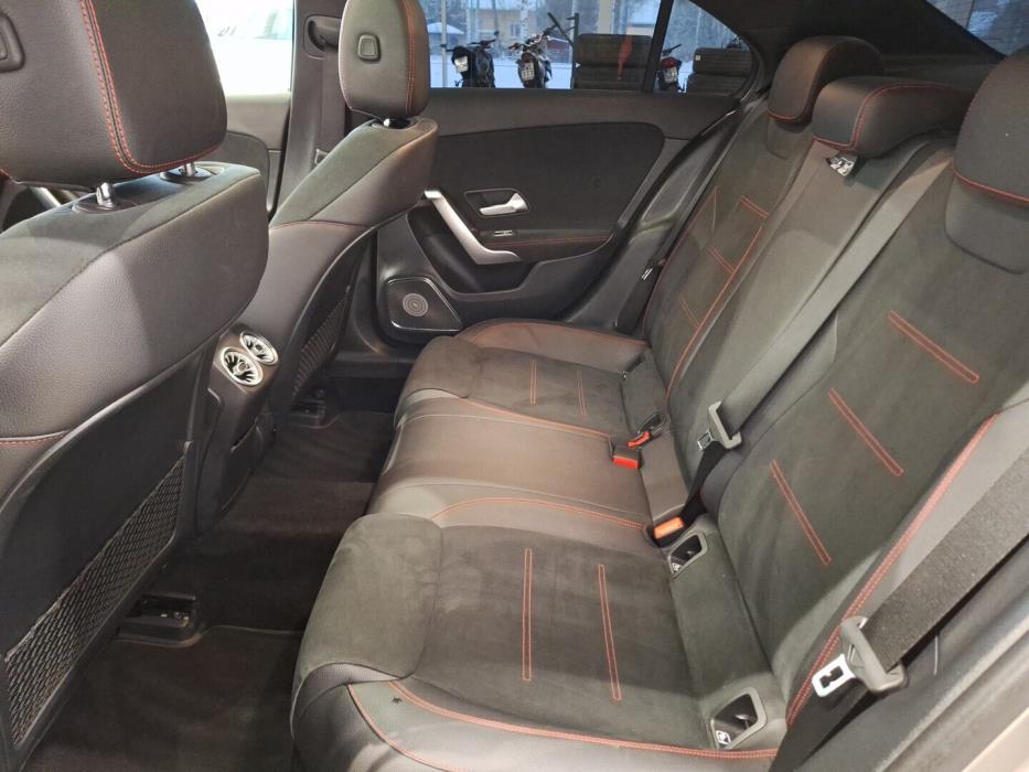 MERCEDES-BENZ A 2019