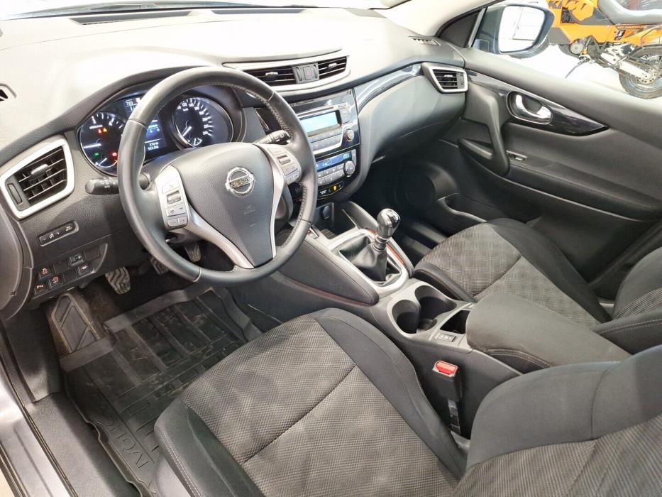 NISSAN Qashqai 2015