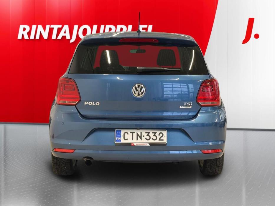 VOLKSWAGEN Polo 2015