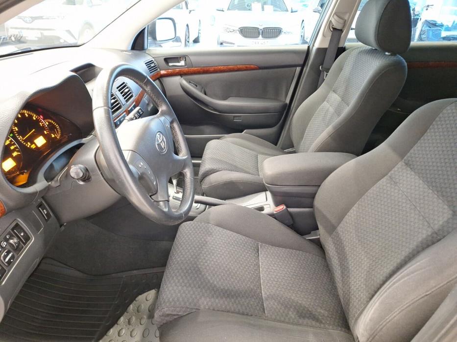 TOYOTA Avensis 2006