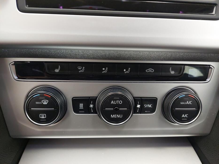 VOLKSWAGEN Passat 2017