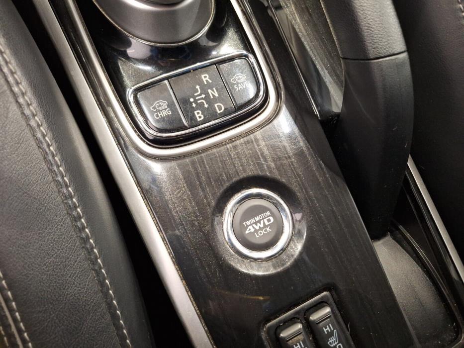 MITSUBISHI Outlander PHEV 2015