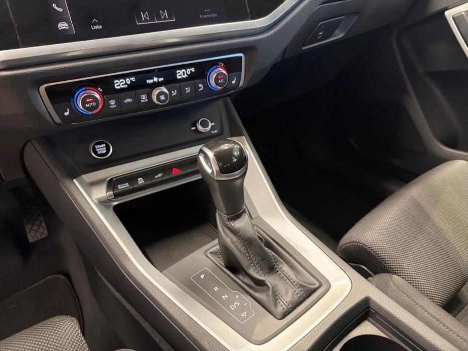 AUDI Q3 2021
