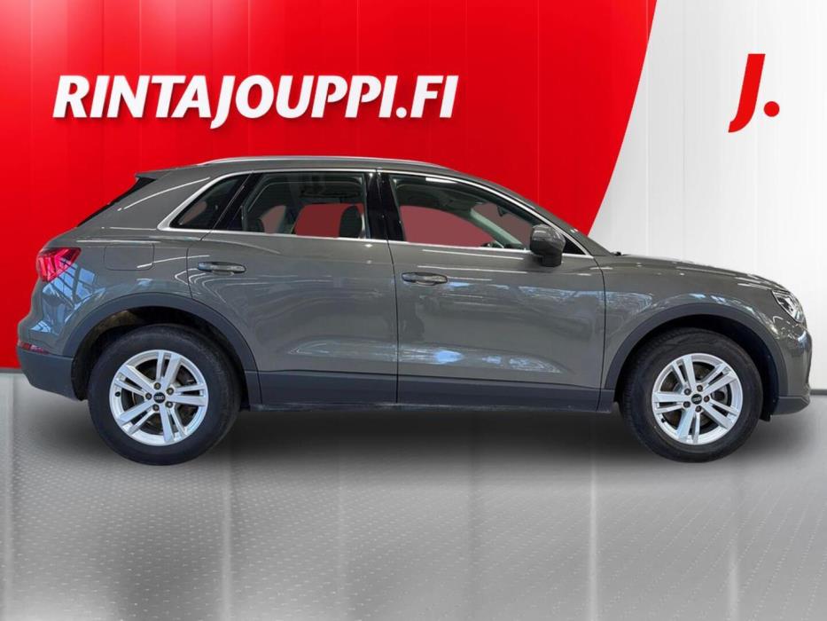 AUDI Q3 2021
