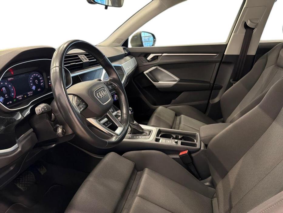 AUDI Q3 2021