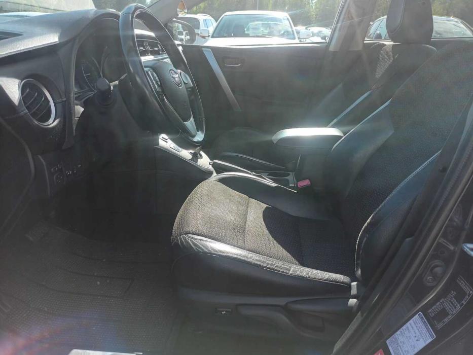 TOYOTA Auris 2014