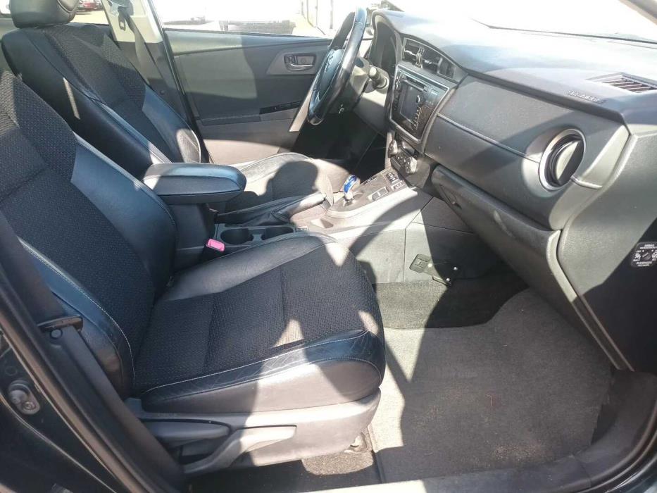 TOYOTA Auris 2014
