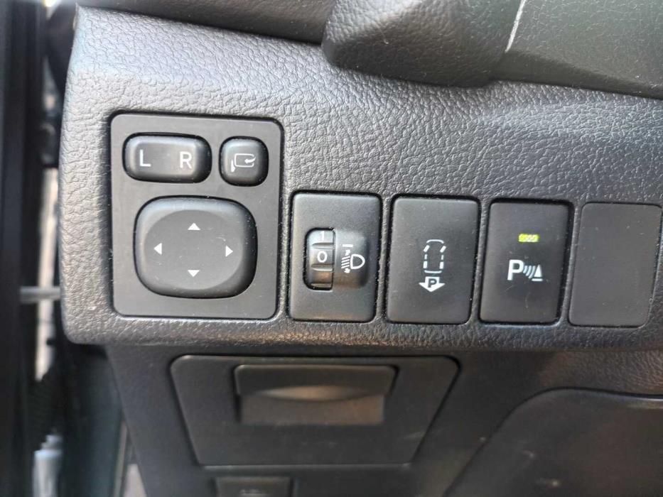 TOYOTA Auris 2014