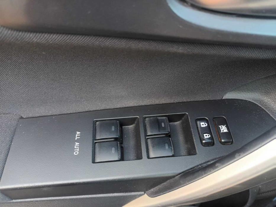 TOYOTA Auris 2014