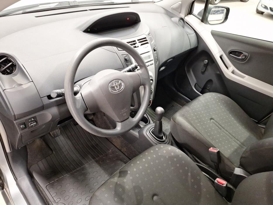 TOYOTA Yaris 2007