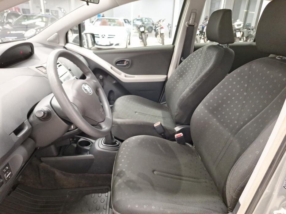 TOYOTA Yaris 2007