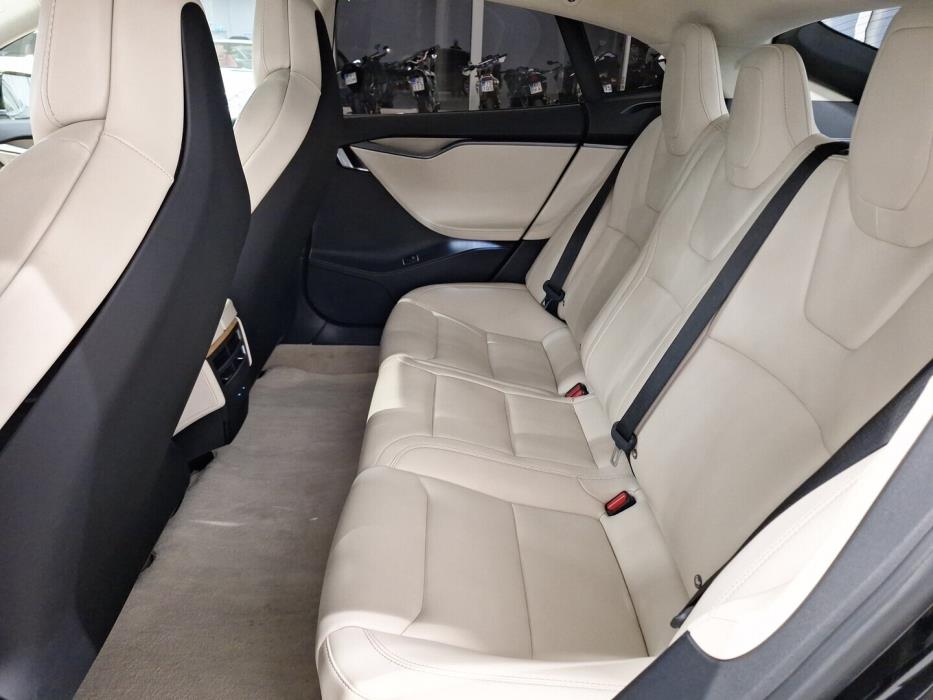 TESLA Model S 2019