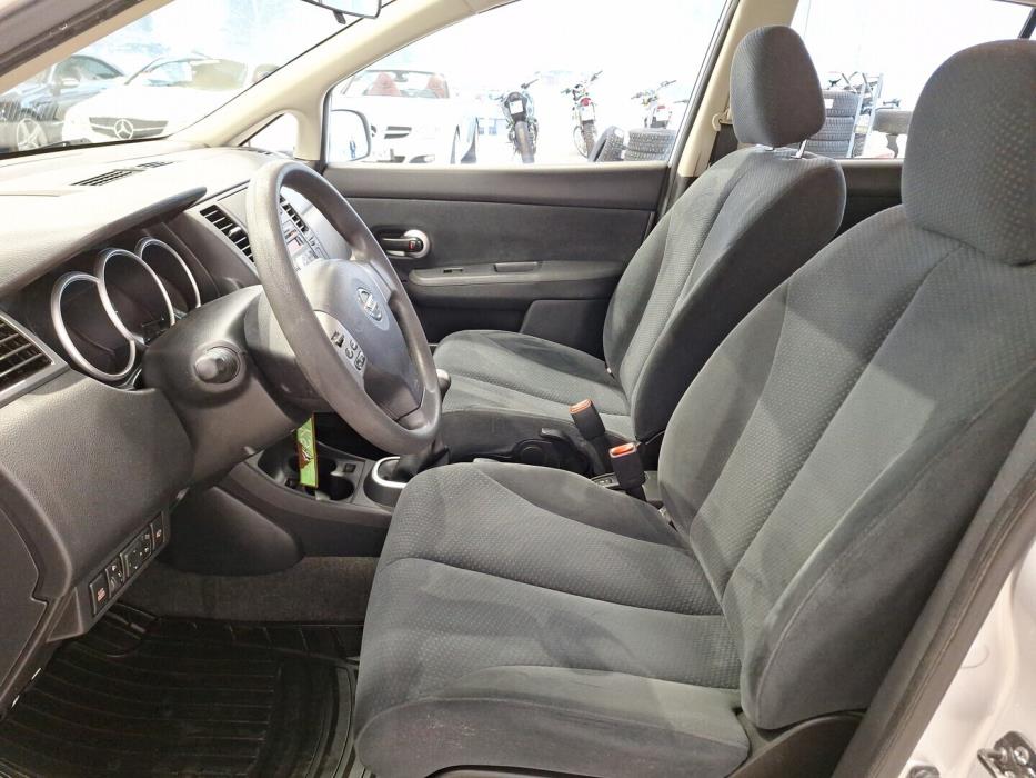 NISSAN Tiida 2010
