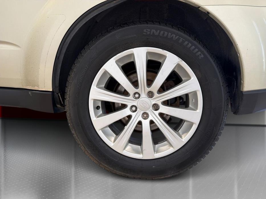 SUBARU Forester 2011