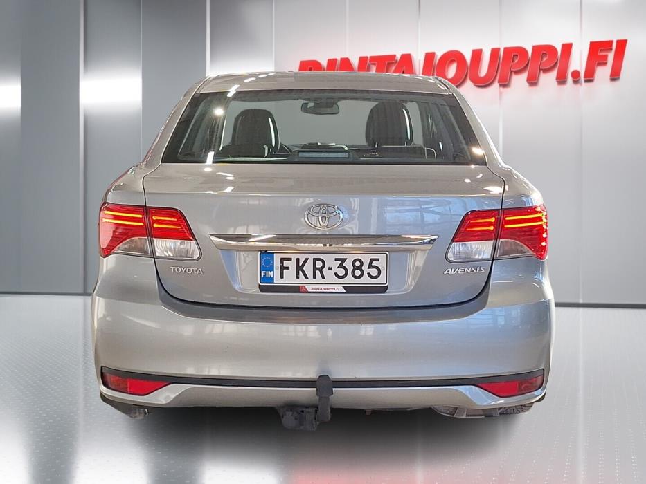 TOYOTA Avensis 2012