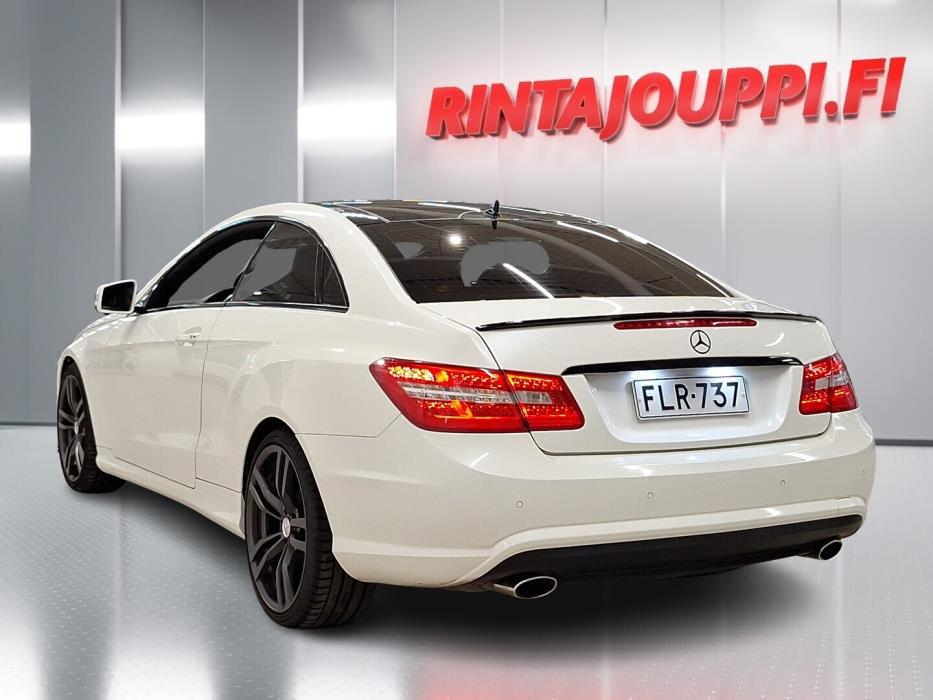 MERCEDES-BENZ E 2010