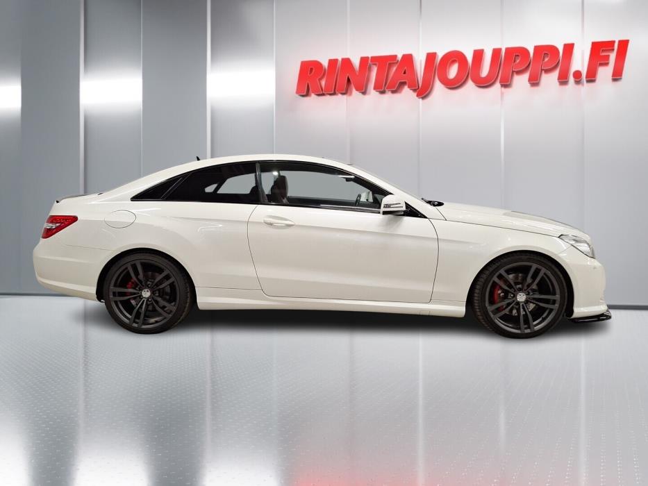 MERCEDES-BENZ E 2010