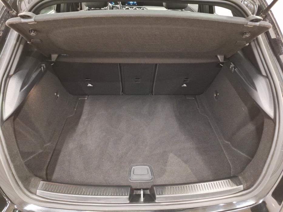 MERCEDES-BENZ A 2019