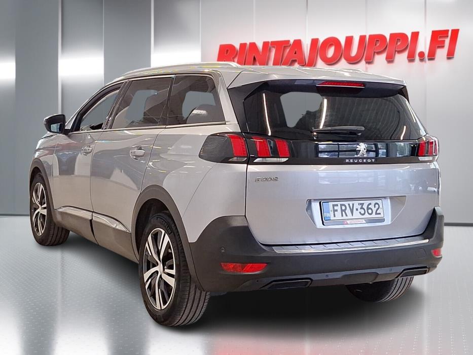 PEUGEOT 5008 2020