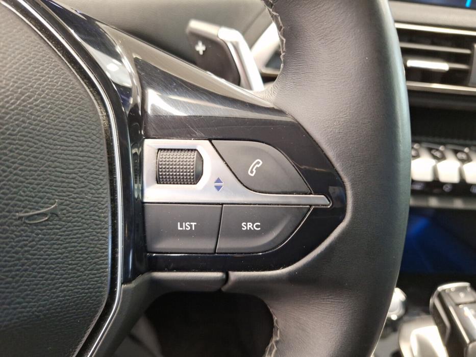 PEUGEOT 5008 2020