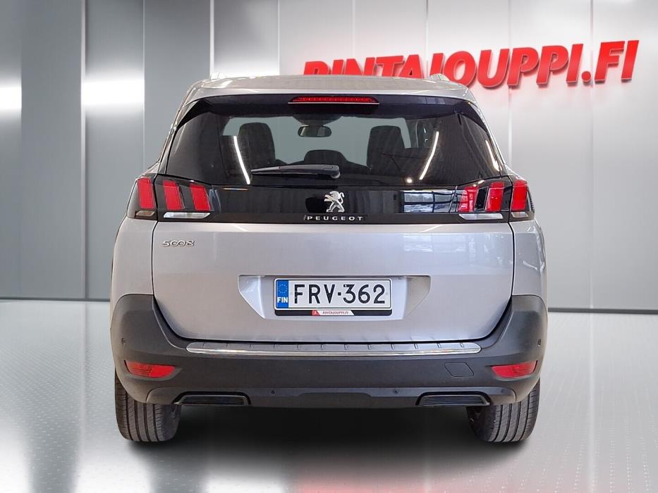 PEUGEOT 5008 2020
