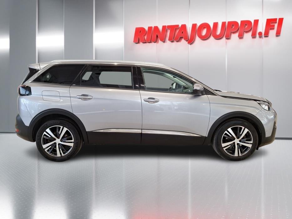 PEUGEOT 5008 2020