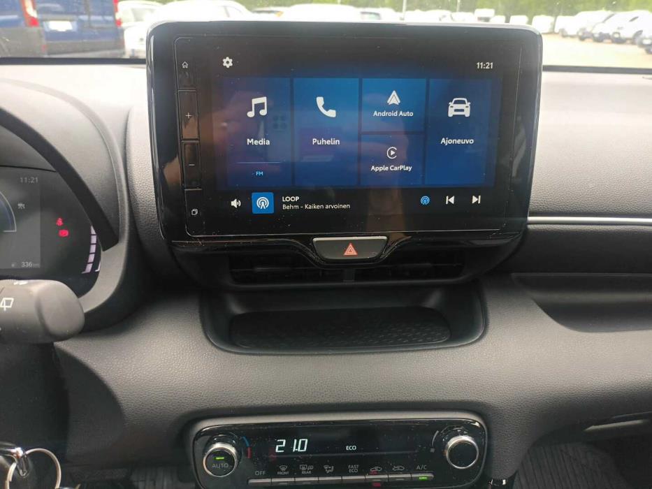 TOYOTA Yaris 2025