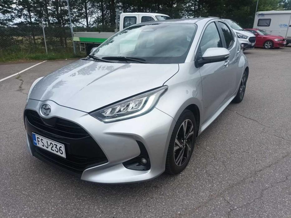 TOYOTA Yaris 2025