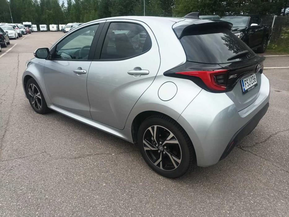 TOYOTA Yaris 2025
