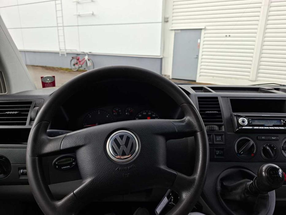 VOLKSWAGEN Transporter 2006