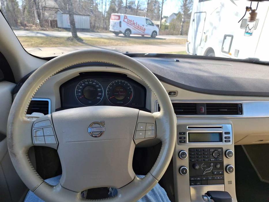 VOLVO V70 2007