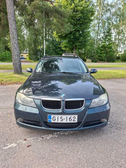 BMW 320 2005