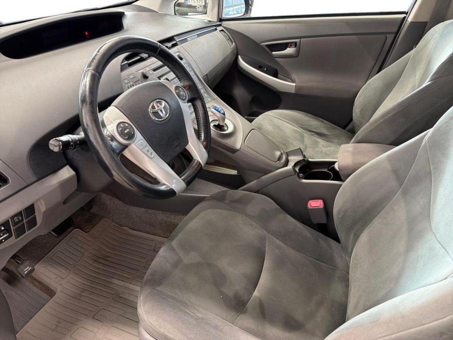 TOYOTA Prius 2011