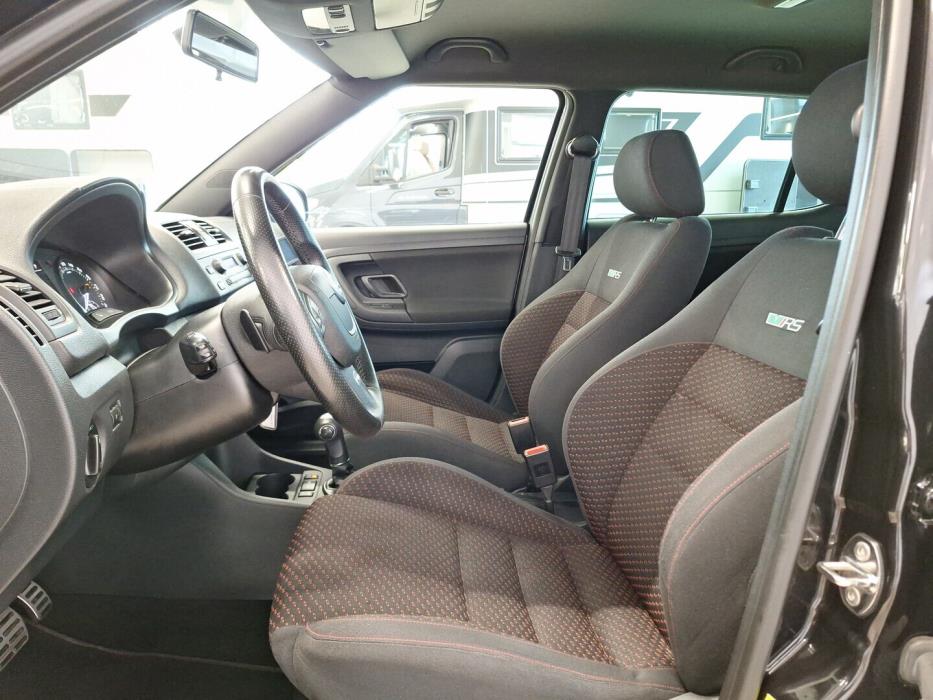 SKODA Fabia 2011