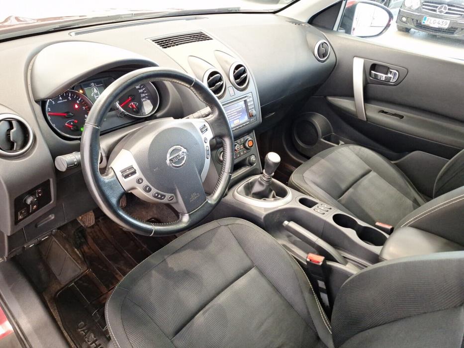 NISSAN Qashqai 2011