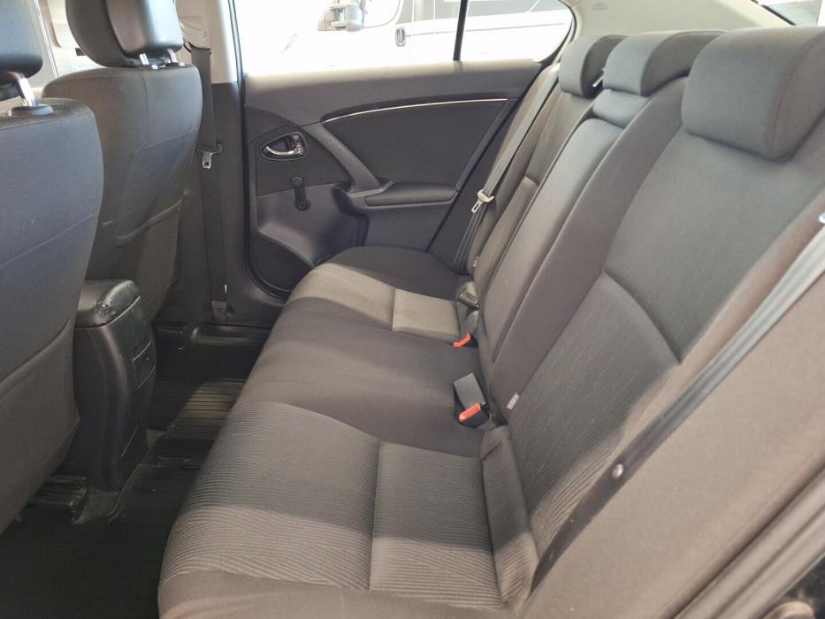 TOYOTA Avensis 2011