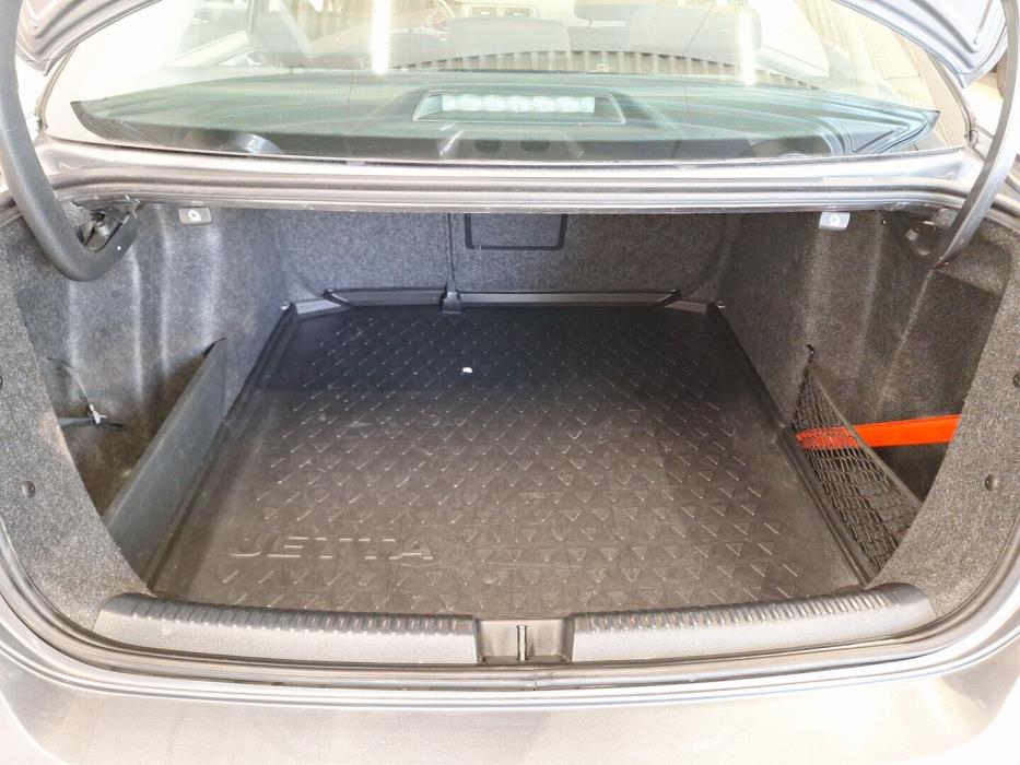 VOLKSWAGEN Jetta 2011