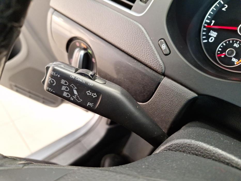 VOLKSWAGEN Jetta 2011